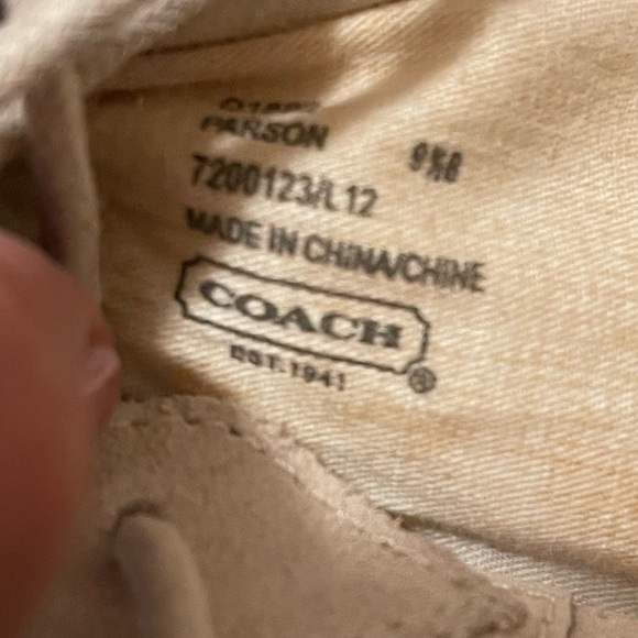 Coach beautiful shoes cream color with gorgeous design. Beautiful, comfy shoes. - Picture 11 of 13
